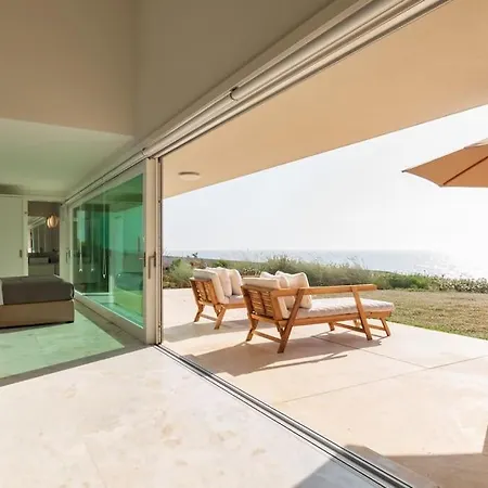 Villa Pierino's Cliff Colares